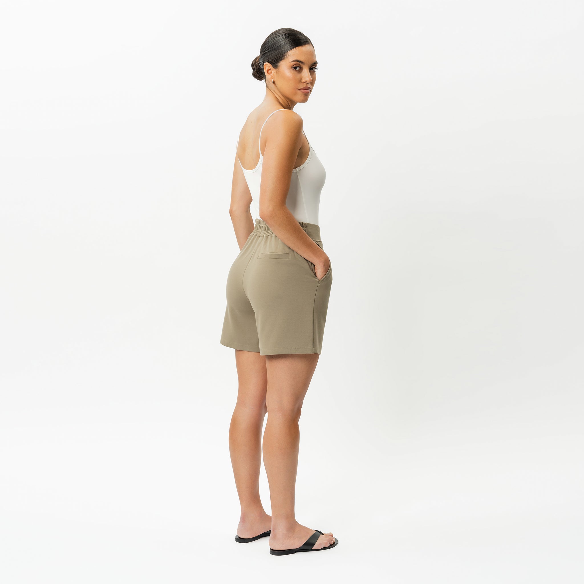Light Ponte Shorts - Ninepine