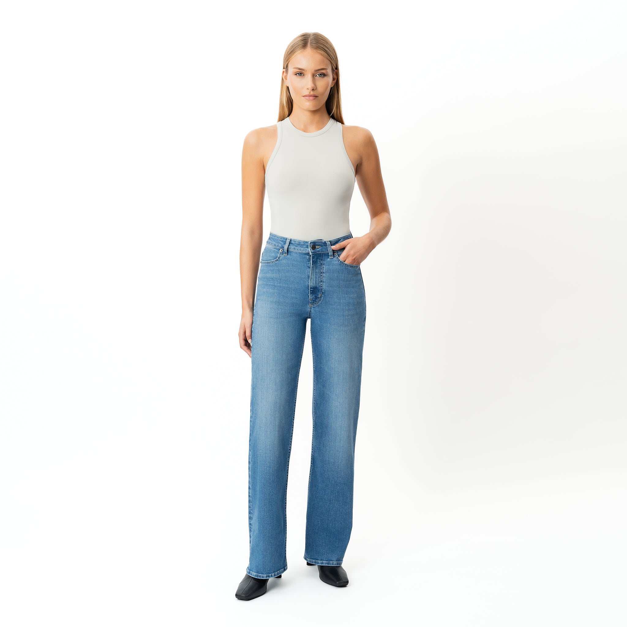 Relaxed ComfortDenim™ Jeans - Ninepine