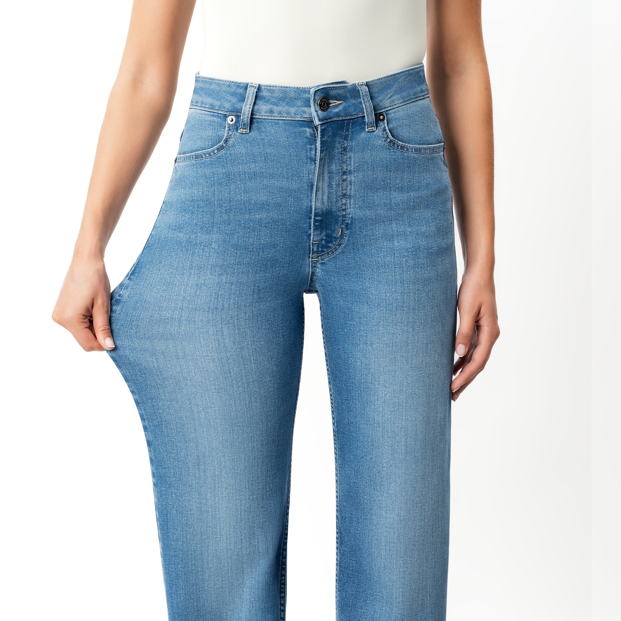 Relaxed ComfortDenim™ Jeans - Ninepine