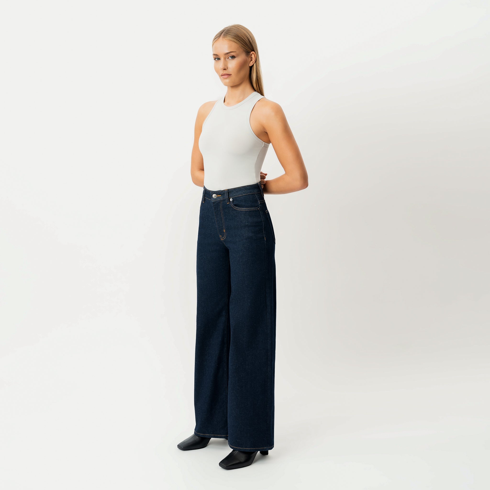 Wide ComfortDenim™ Jeans - Ninepine