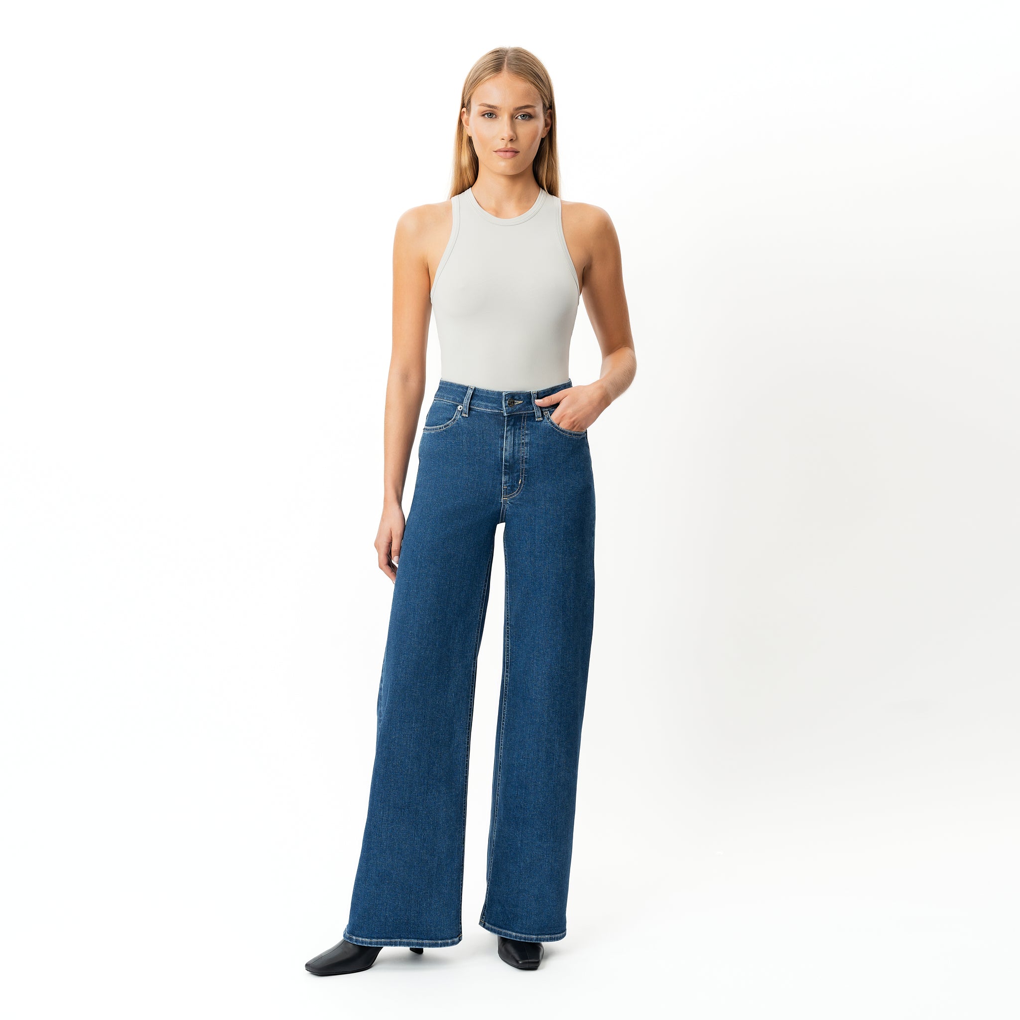 Wide ComfortDenim™ Jeans - Ninepine