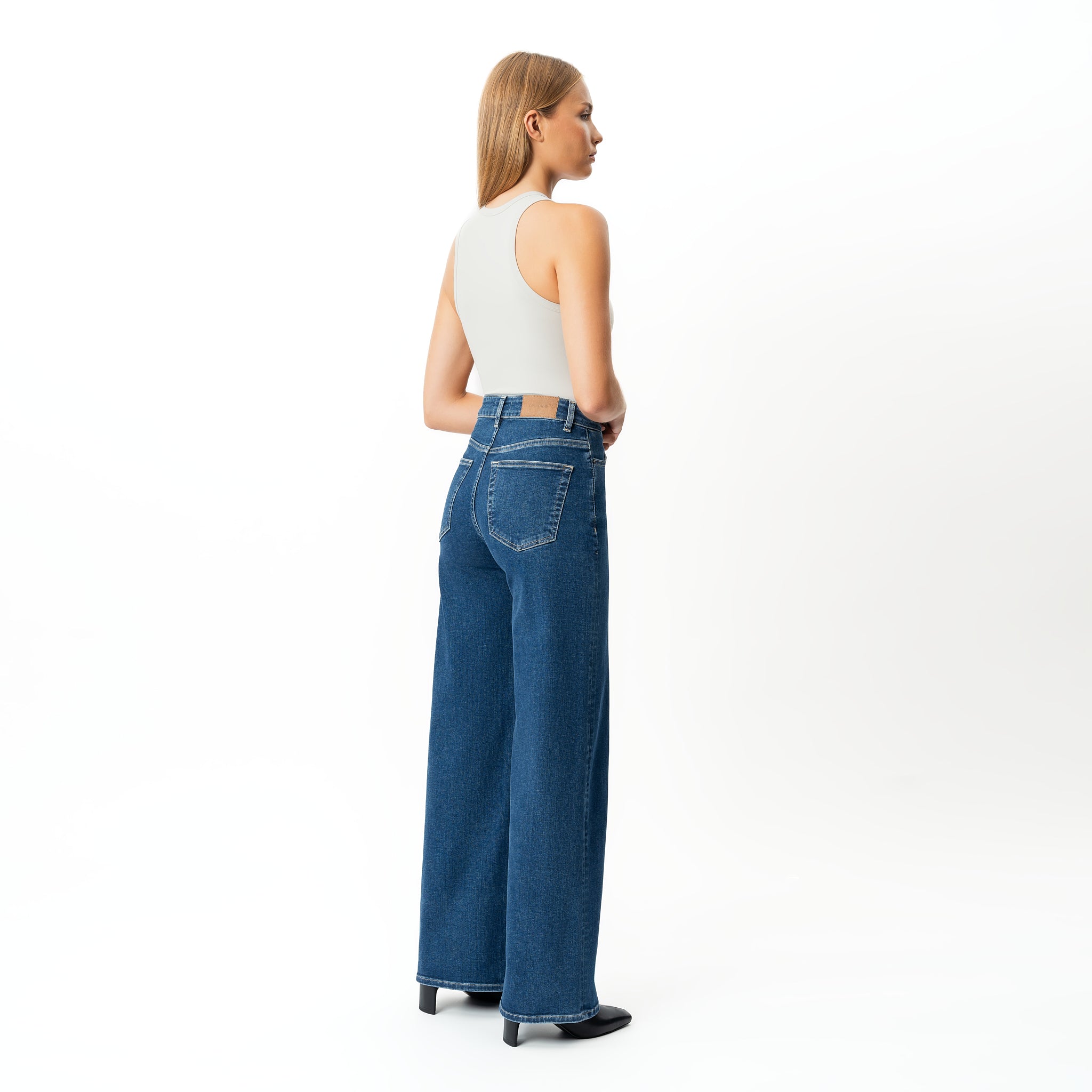 Wide ComfortDenim™ Jeans - Ninepine