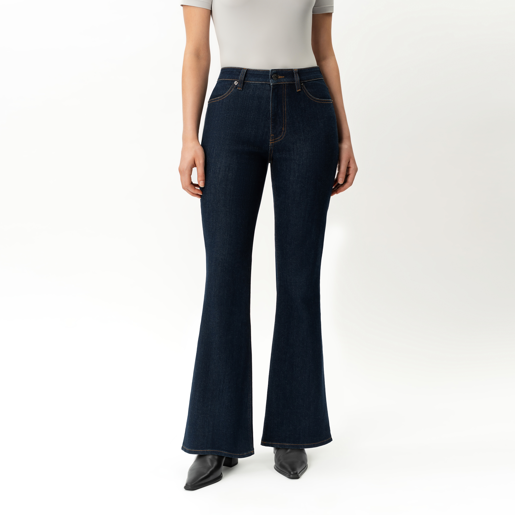 Bootcut ComfortDenim™ Jeans - Ninepine